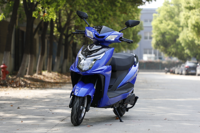 Manufacturer Direct Sell Cheap Electric Motorcycle with LED